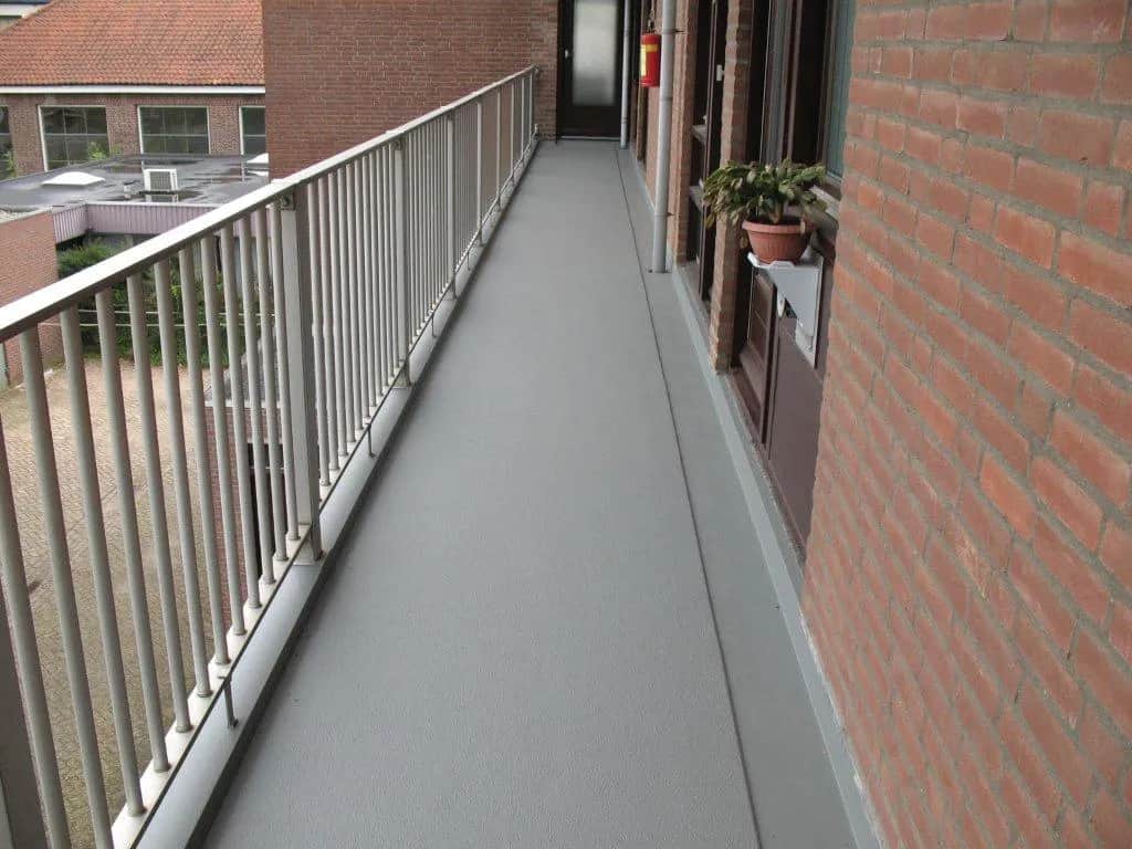 Jaka farba do malowania balkonu? Wybierz najlepszą opcję na rynku