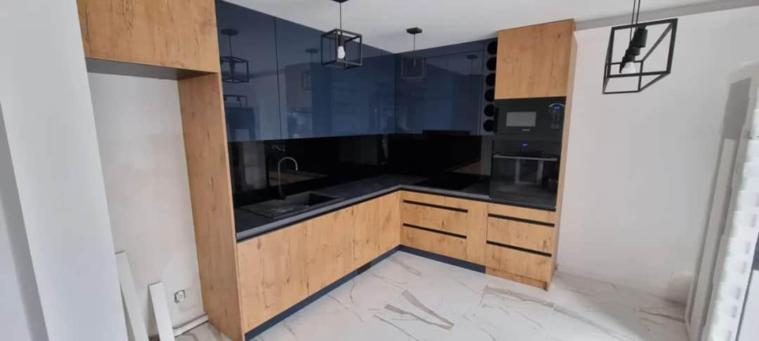 Jak dobrać kolor podłogi do mebli kuchennych, aby uniknąć błędów?