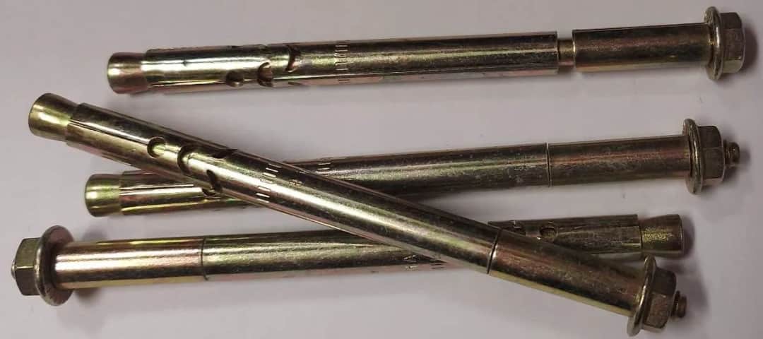 Kotwa tulejowa z hakiem - klucz do mocnych i stabilnych konstrukcji