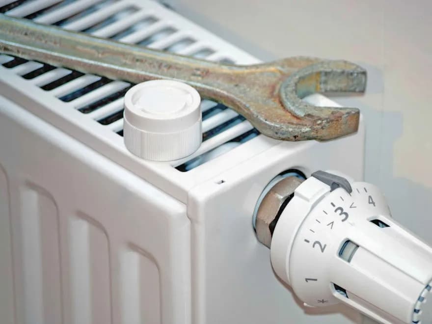 Jak zdjąć grzejnik do malowania - proste kroki, które ułatwiają zadanie