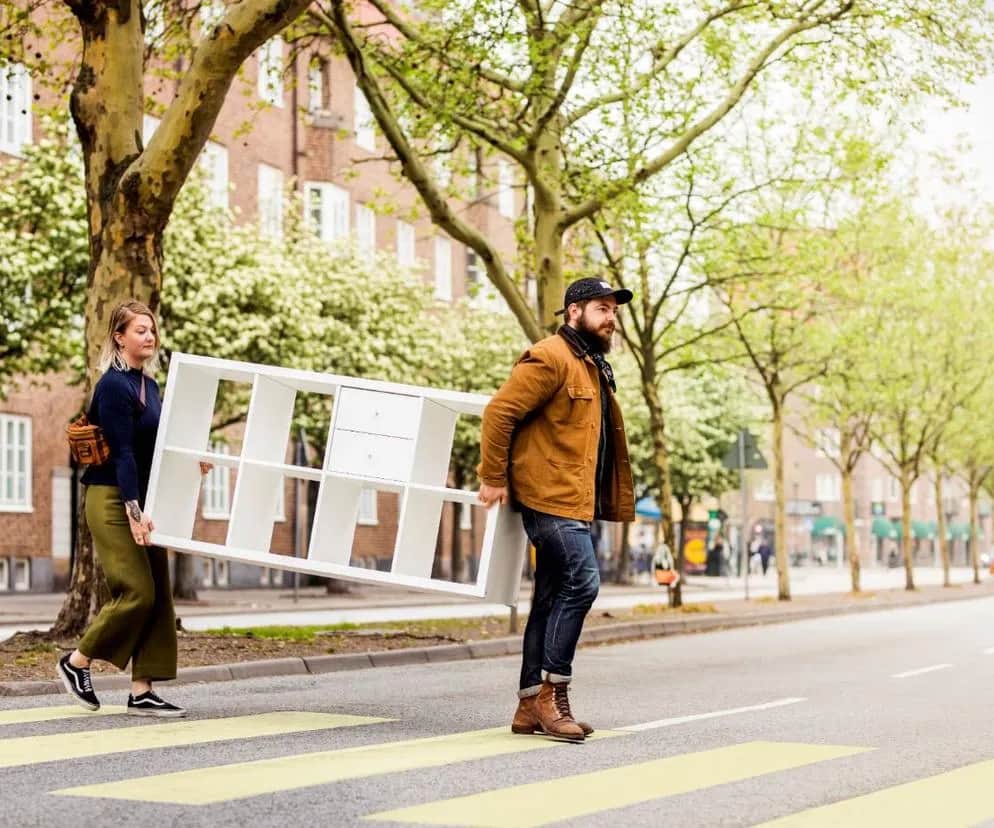 Czy ikea zabiera stare meble? Wszystko, co musisz wiedzieć o odbiorze.