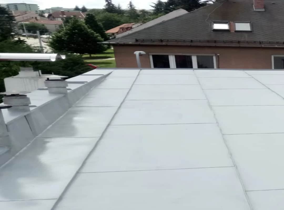 Ile kosztuje malowanie dachu z blachy? Zaskakujące ceny i czynniki wpływające