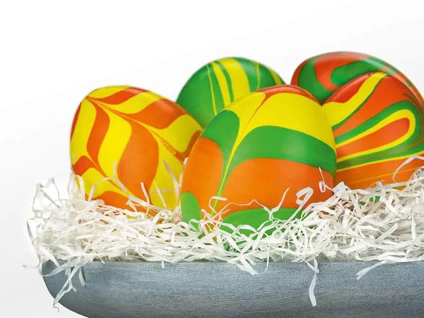 Czy można malować jajka farbami akrylowymi? Bezpieczne sposoby dekoracji.
