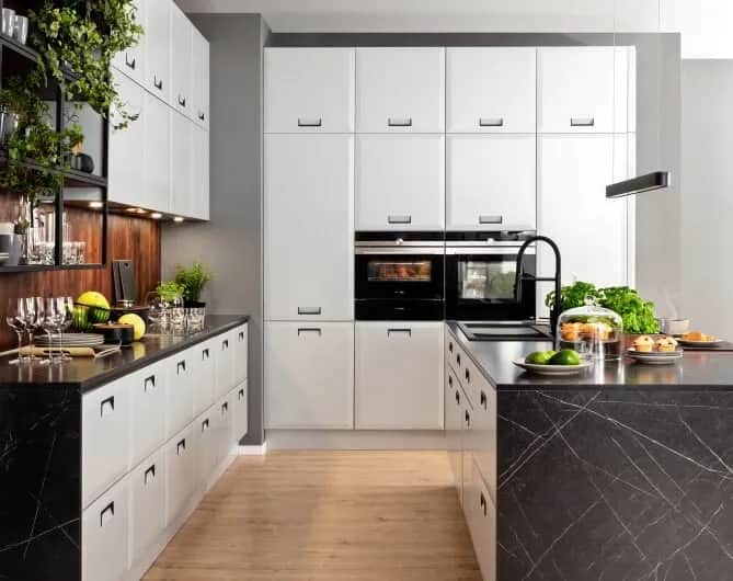 Ile kosztuje kuchnia Black Red White? Ceny, modele i funkcjonalność.