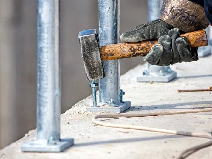 Jak klamra spinająca mury (kotew) może uratować Twoją konstrukcję?