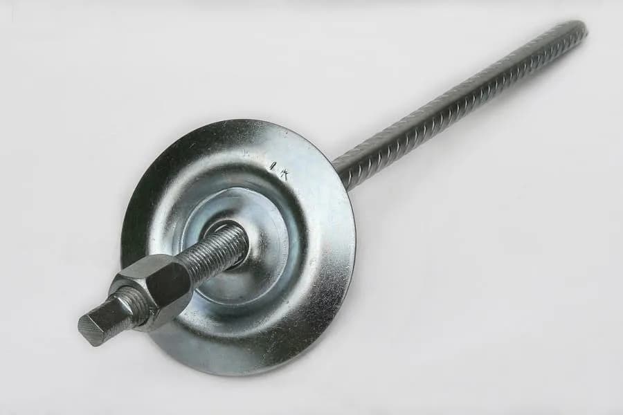 Kotwy strunowe: klucz do stabilizacji wyrobisk w trudnych warunkach