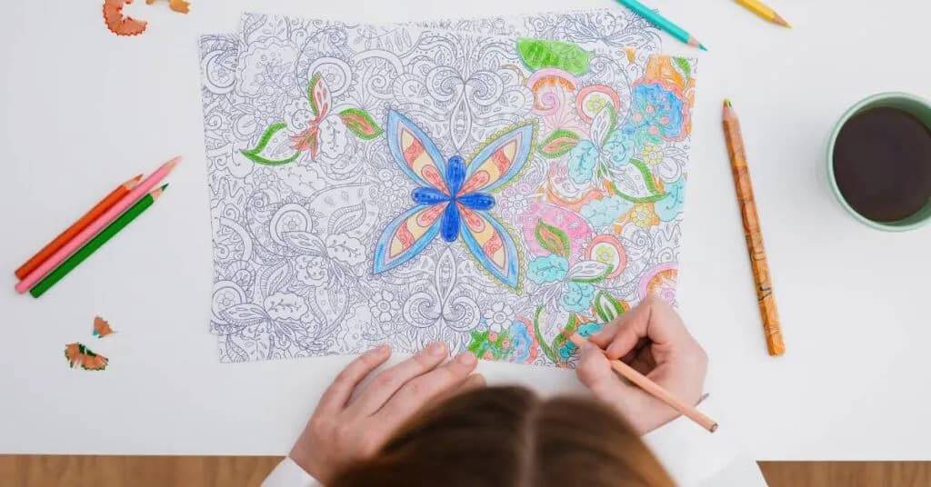 Czym malować kolorowanki antystresowe? Najlepsze narzędzia i techniki kolorowania