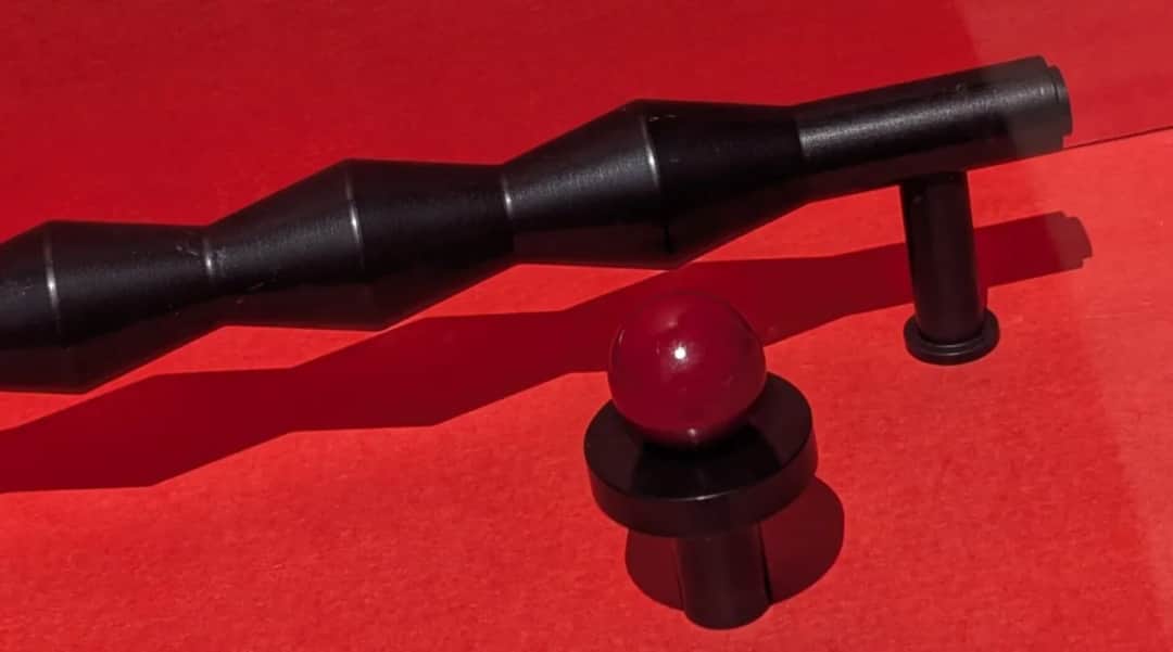 Jak skutecznie pomalować metalowe uchwyty do mebli i uzyskać trwały efekt