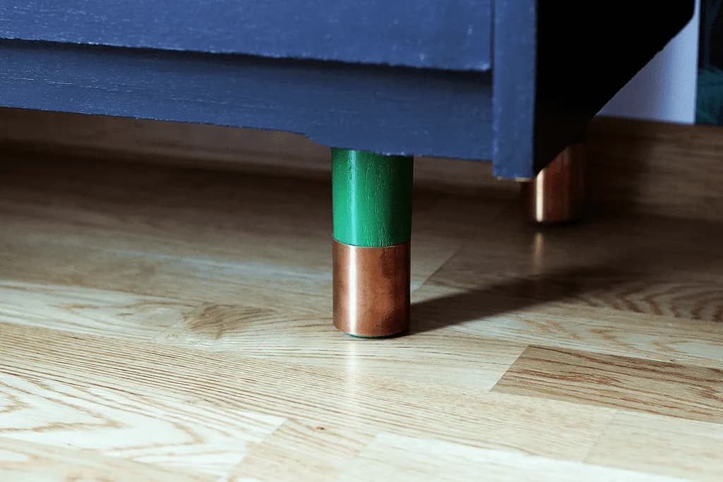 Jak zamontować drewniane nóżki do mebli - krok po kroku do sukcesu