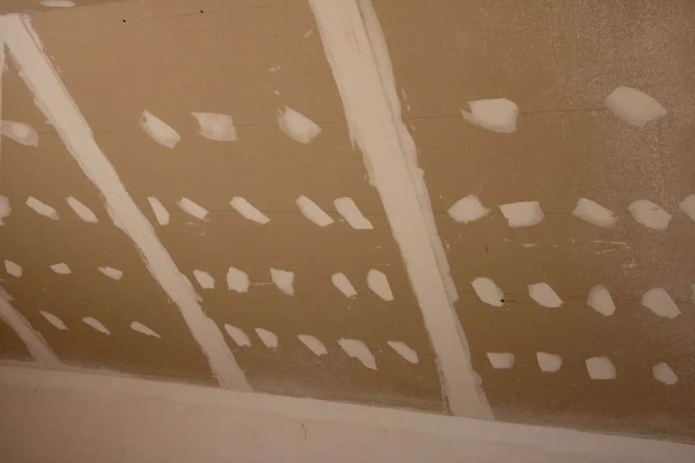 Czy płytę kartonowo-gipsową można malować? Oto kluczowe techniki i porady