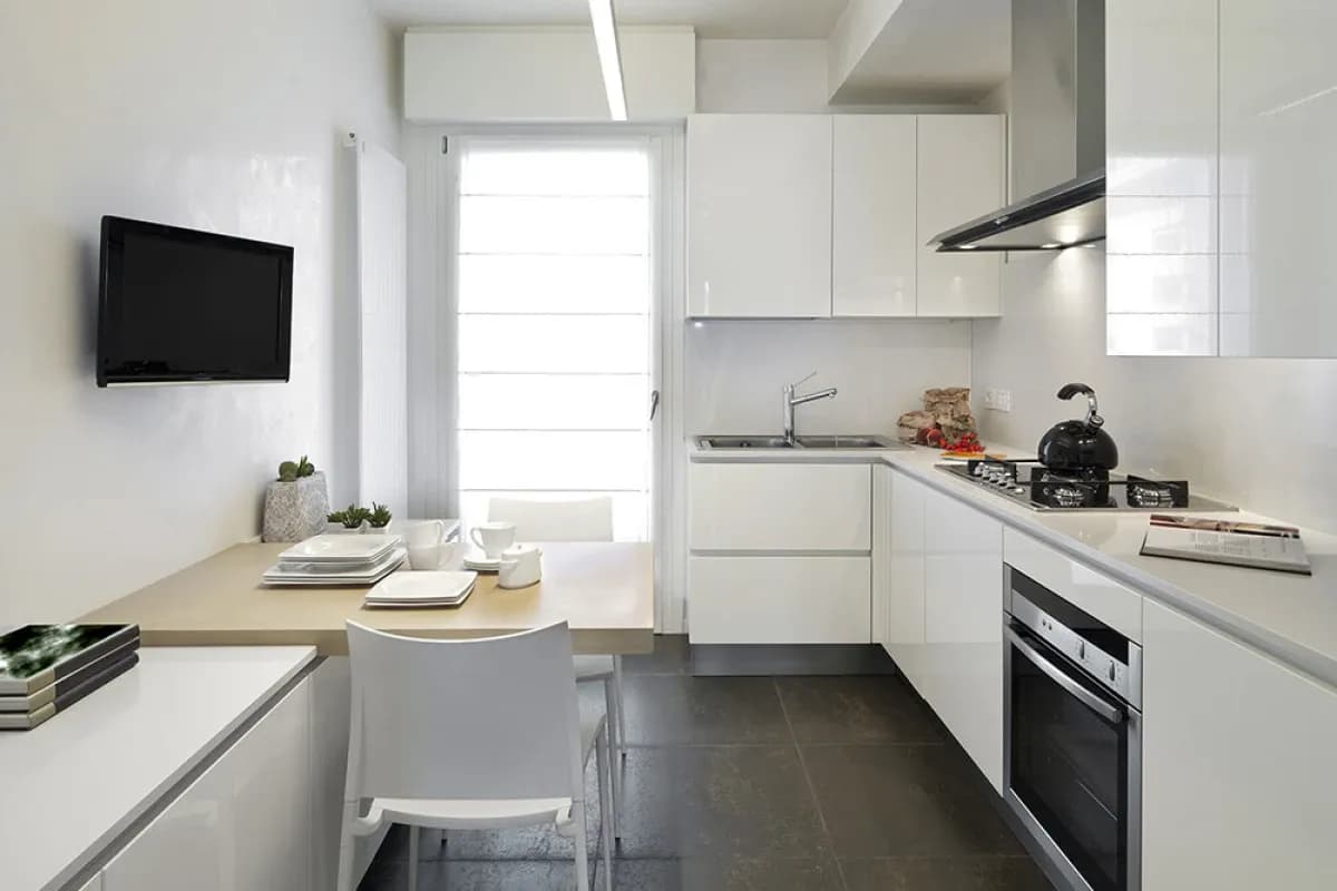 Jaki telewizor do kuchni wybrać? Porady i najlepsze modele do małej przestrzeni Jaki telewizor do kuchni wybrać? Porady i najlepsze modele do małej przestrzeni